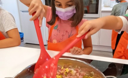 Escuela de cocina para niños y jóvenes