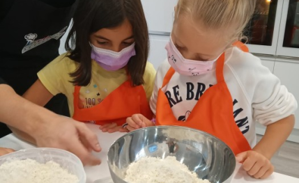 Escuela de cocina para niños y jóvenes