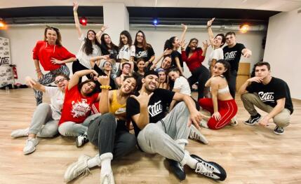 Escuela de baile para niños y adultos