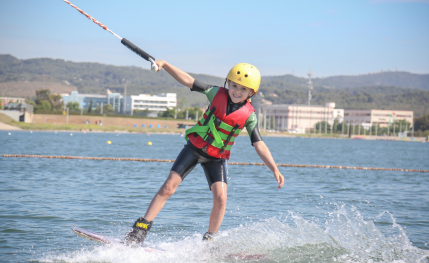 Cableski, kneeboard, wakeboard, esquí naútico