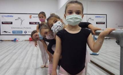 Academia de baile, música y artes escénicas