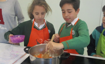 Escuela de cocina para niños y adultos