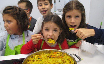 Escuela de cocina para niños y adultos